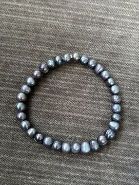 Lustrous Dark Black Pearl Stretch Bracelet